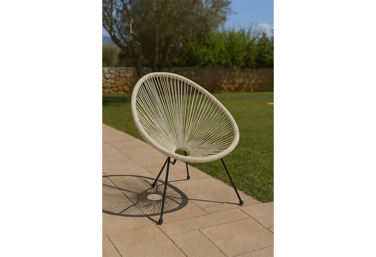 Εστιάζει στον ατσάλινο σκελετό της πολυθρόνας